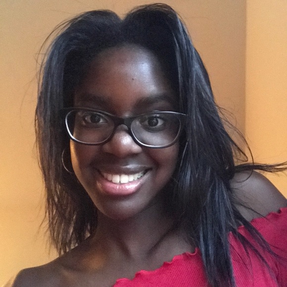 Meet your Posher, Melia - Picture 1 of 1